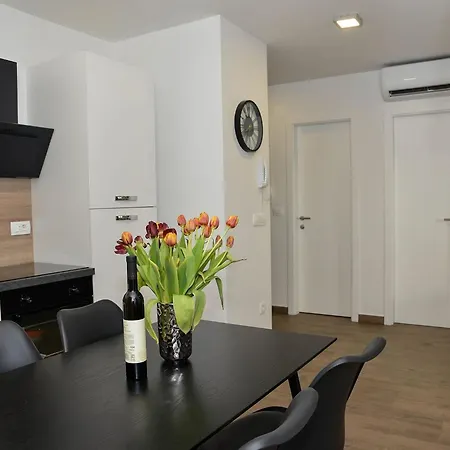 Appartamento Nicole - One Bedroom With Balcony