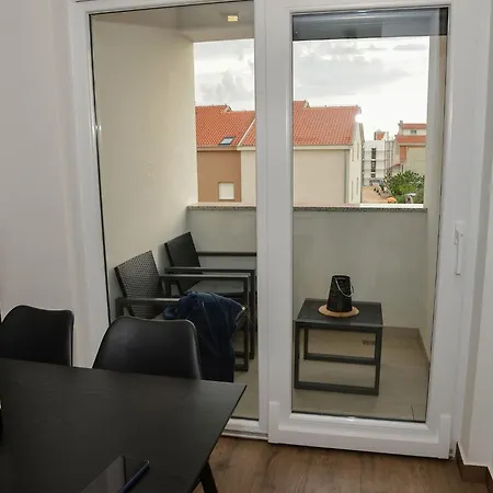 Nicole - One Bedroom With Balcony *