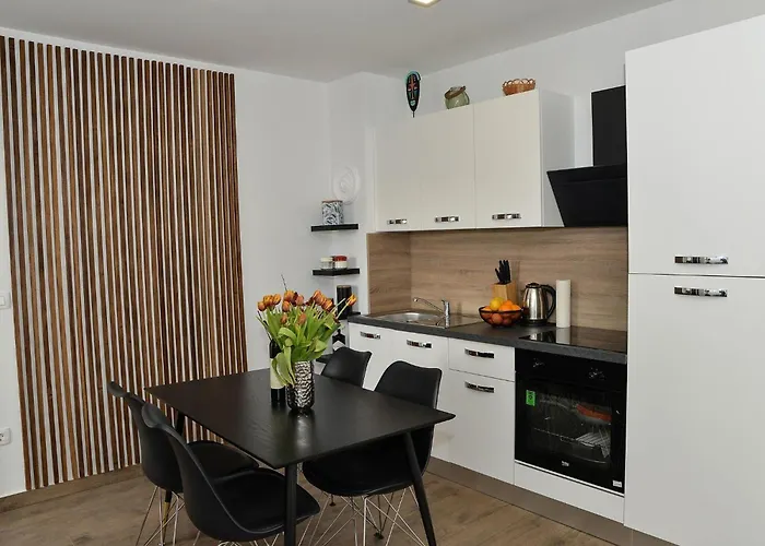 Nicole - One Bedroom With Balcony * Zara
