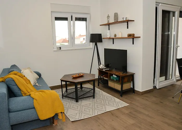 Nicole - One Bedroom With Balcony *