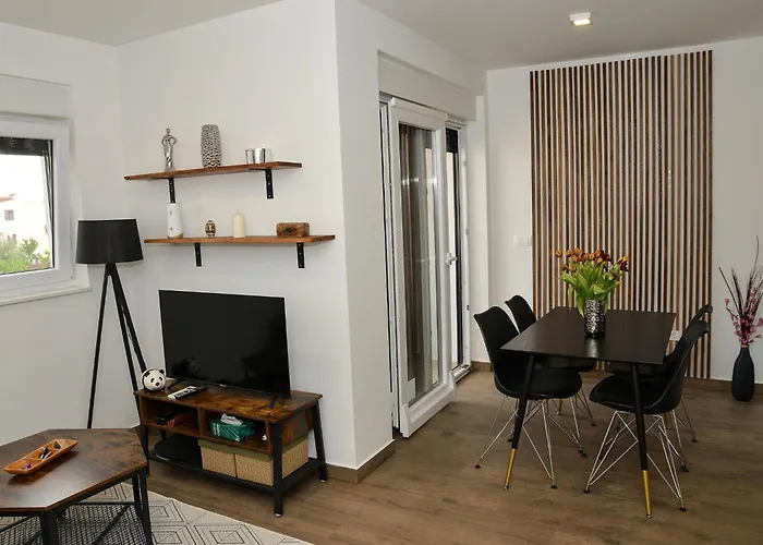 Nicole - One Bedroom With Balcony Appartamento Zara